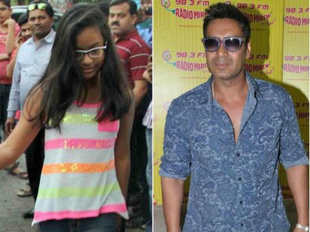 WOW.. अजय देवगन के साथ बेटी न्यासा.. रेड कार्पेट DEBUT