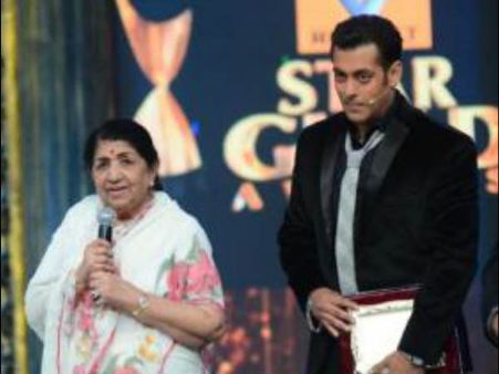 #MuddeKiBaat: 10 सलमान - शाहरूख जोड़ लोगे तो भी ऐसा स्टारडम नहीं मिलेगा!