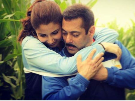 #7Days: सलमान और अनुष्का की ये नई तस्वीर धड़कनें तेज़ करेगी!