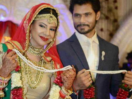 Wow...अपनी शादी में क्या खूब दिखीं संभावना सेठ...बेहद खूबसूरत!