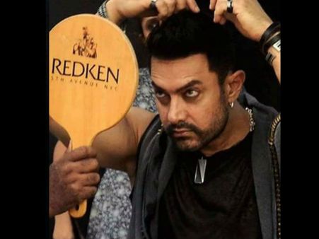 ना सलमान.. ना शाहरुख.. 50 साल के ये KHAN हैं सबसे परफेक्ट!
