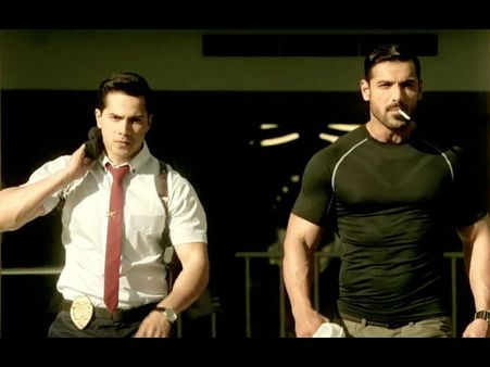 1st Day 1st Show: फुल इंटरटेनमेंट.. धमाकेदार है 'ढ़िशूम'.. और अक्षय कुमार तो बस....