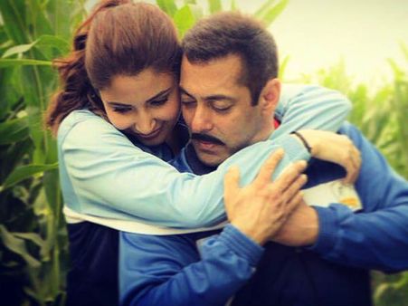 #दो_टूक: अनुष्का शर्मा ने सलमान खान को किया ट्विटर पर Unfollow?