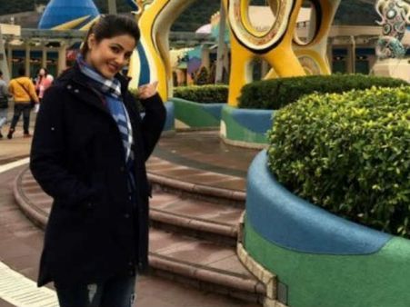 'पीएम मोदी' के साथ कुछ इस अंदाज़ में दिखीं एक्ट्रेस हिना खान!