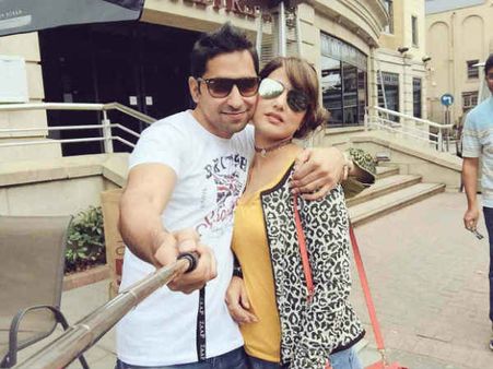 PICS : इस हॉट एक्ट्रेस का ये लुक भी कम गज़ब नहीं है!