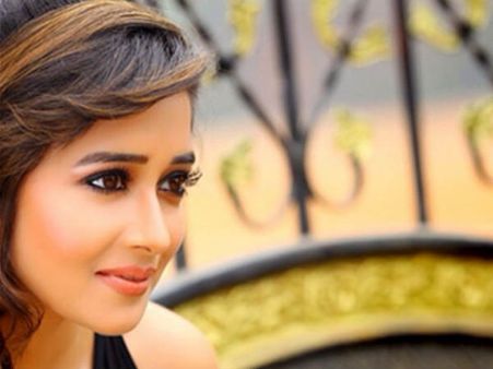 ''मुझे इंडस्ट्री के लड़कों में कोई इंट्रस्ट नहीं है''