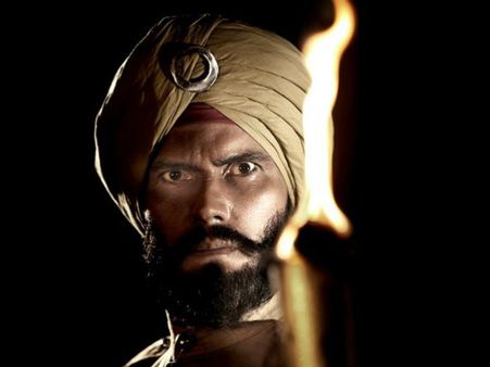 First LOOK: सलमान खान की फिल्म से बाहर.. अब अजय देवगन से ले रहे हैं पंगा!
