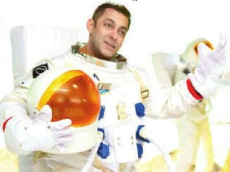 #BiggBoss10..सलमान खान पहुंचे स्पेस में..देखें वीडियो!