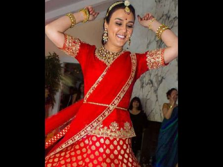 बॉलीवुड का इस साल का SECRET WEDDING..अब आईं तस्वीरें..