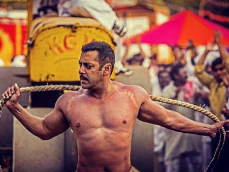 RECORD: इस लिस्ट में भी सलमान हैं KING.. एक फिल्म के साथ टिके हैं शाहरूख!