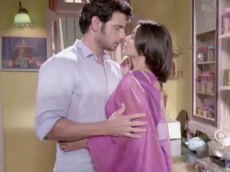 #SongPromo..'नामकरण' में इंटिमेट हुए ये स्टार..पार की बोल्डनेस की हदें!