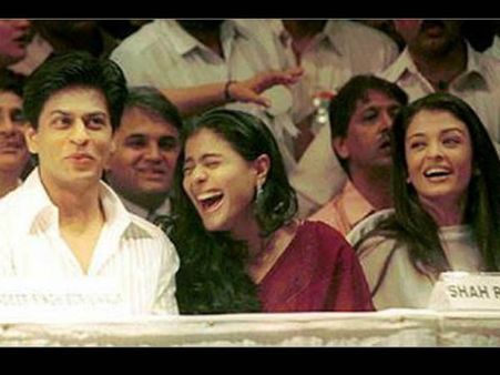 #Scoop: ऐ दिल है मुश्किल में पति - पत्नी शाहरूख - काजोल!