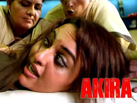 BOX OFFICE: 'दबंगई' का कमाल.. सोनाक्षी सिन्हा के अकीरा ओपनिंग.. बेहतरीन!