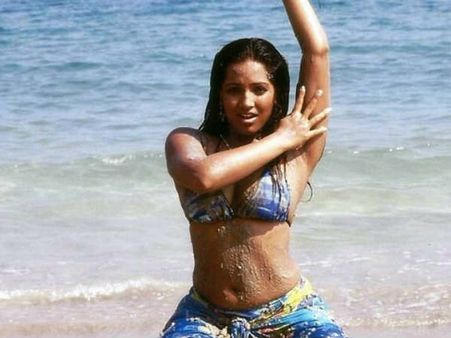 #BiggBoss10! सलमान के साथ दिखेंगी ये हॉट एक्ट्रेस..ज़बर्दस्त होगी टक्कर!