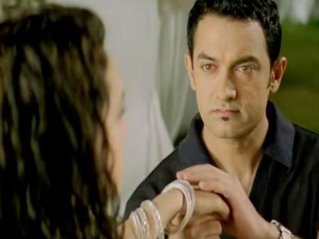 ''मैं जब भी किसी के हाथ पर थूकता हूं..वो नंबर वन बन जाती है''