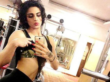 गौरी अरोड़ा ने सेक्स चेंज के बाद किया खुलासा..बचपन में हुआ था रेप!