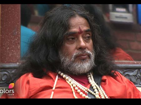 स्वामी ओमजी के खिलाफ गैर ज़मानती वॉरंट जारी..ये था इल्ज़ाम!