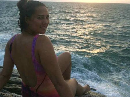 बिग बॉस की ये कंटेस्टेंट थाइलैंड में दिखा रही हैं जलवा..बिकिनी में आईं नज़र!