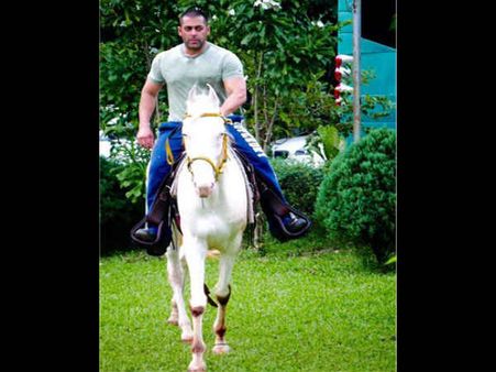 जो सलमान खान के पास है वो किसी के पास नहीं..Clear है!