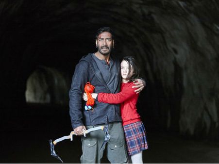BOX OFFICE: 'शिवाय' का धमाका.. यहां जानें पहले दिन का कलेक्शन!
