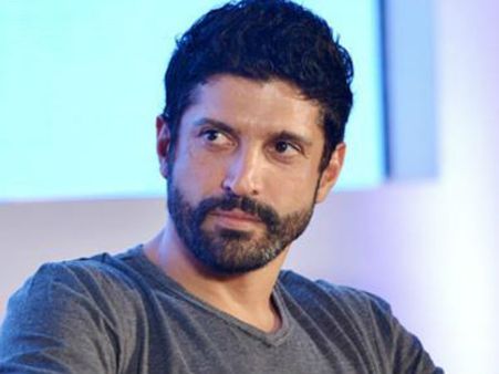 राज ठाकरे की बात फरहान अख्तर ने नकारा..नहीं देंगे पांच करोड़ रुपये!