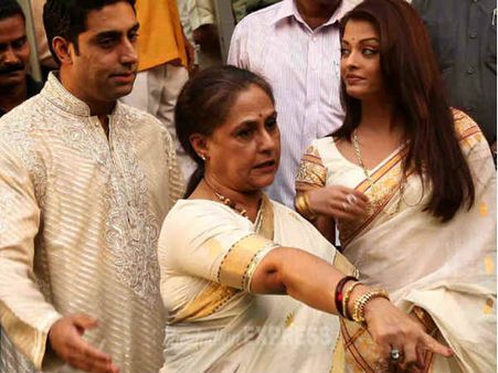 गलती से या जानबूझकर...जया बच्चन ने ऐश्वर्या राय को कहा 'बेशर्म'!