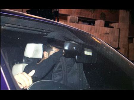 आधी रात मलाईका के घर से निकलते अर्जुन कपूर की मुंह छिपाते तस्वीरें वायरल!