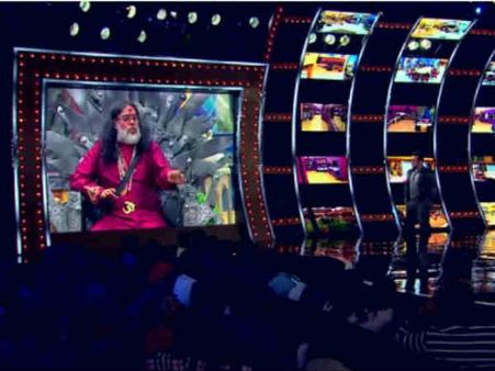 बिगबॉस 10:स्वामीजी ने दिखाई खलनायकी..तो सलमान ने बीच में छोड़ दिया शो