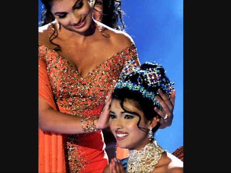 16 साल पहले कुछ इस तरह चमकी थी किस्मत..आज कर रहीं दुनिया पर राज़!