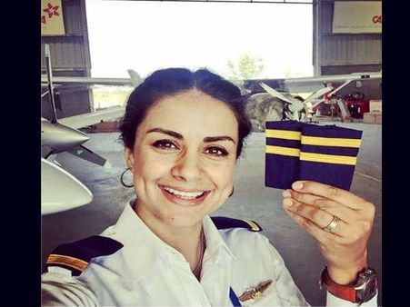 Wowww..ये फेमस एक्ट्रेस बनीं पायलट..शेयर की तस्वीरें