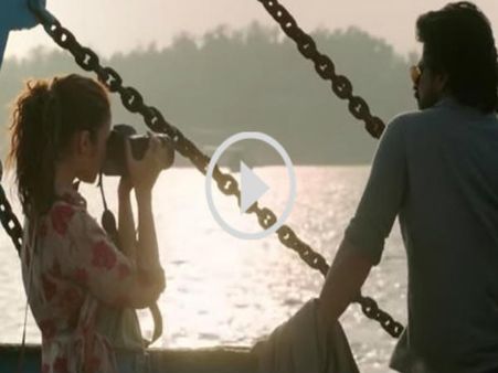 #DearZindagi..मस्ती में झूमकर आलिया भट्ट बोल रही हैं लव यू ज़िंदगी!