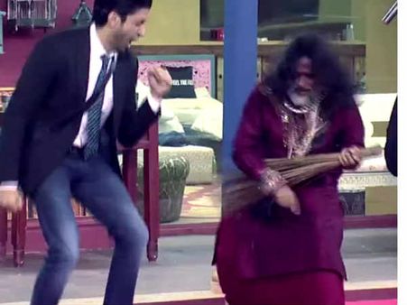 बिग बॉस 10: रॉकस्टार बने स्वामीजी..बिग बॉस ने दिखाया घर से बाहर का रास्ता