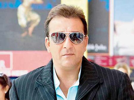 आमिर खान के बाद संजय दत्त निभाएंगे पिता का रोल..फिल्म हुई फाइनल!