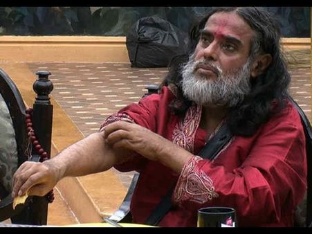 बिग बॉस 10 लाइव:स्वामीजी ने घर में मचाया आतंक...घरवाले बोले बाहर निकालो