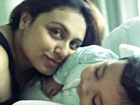 #FirstPic: कब से इस सुपरस्टार की बेटी को देखने के लिए सब परेशान थे!