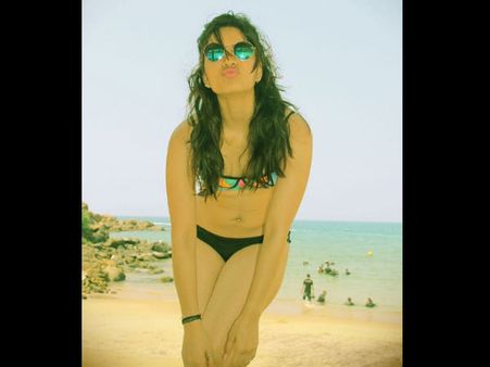 कुमकुम भाग्य की एक्ट्रेस का बोल्ड लुक..बिकिनी में आईं नज़र