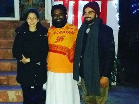 #Buzz: विराट - अनुष्का की सगाई में पहुंचे बिग बी - जया बच्चन...तस्वीरें वायरल