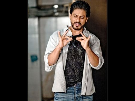 ''मैं सालों से शाहरूख बनने की कोशिश कर रहा हूं.. यह बहुत ही मुश्किल है....''