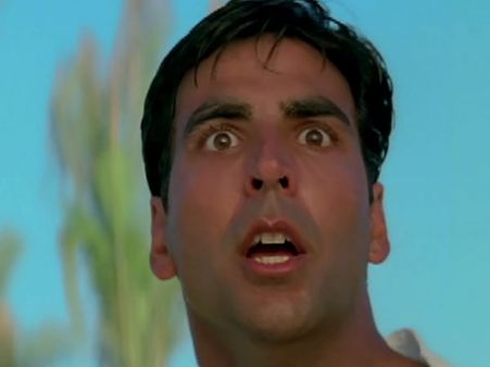 OMG...अक्षय से कुछ इस तरह मिलने पहुंच गया उनका ये फैन