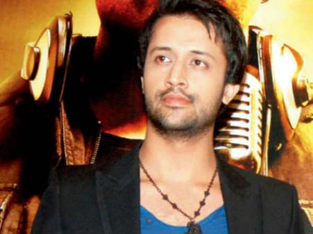 कॉन्सर्ट में आतिफ असलम ने लगाई थी क्लास..लड़के ने कहा-मैं बेवजह शिकार बना