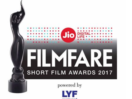 #Awards: 2017 की पहली विनर लिस्ट...एकदम हटके...तालियां!
