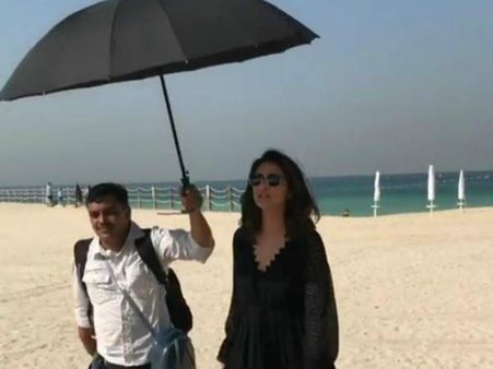 परिणीति ने छतरी वाला वीडियो किया डिलीट..जमकर भड़के थे लोग