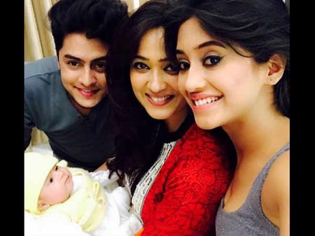 सोशल मीडिया पर श्वेता तिवारी ने दिखाया बेटे का चेहरा..So Cute