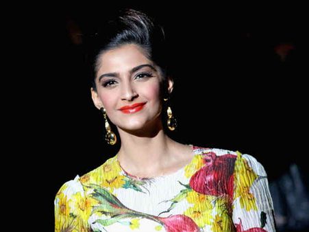 सोनम कपूर ने डोनाल्ड ट्रंप को कहा जोकर!