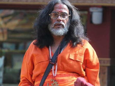 स्वामी ओम ने दी धमकी- मुझे शो का विनर बनाओ वरना...