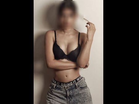 ये है मोहब्बतें की एक्ट्रेस दिखीं बिकनी में....तस्वीरें उड़ा देंगी होश