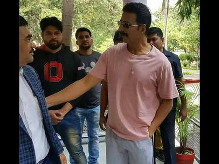 PICS: एकदम दबंग अंदाज में अक्षय कुमार.. दमदार होगी यह फिल्म