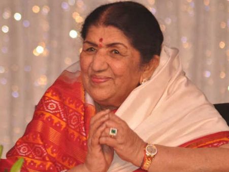 लता मंगेशकर को मिला ‘लेजन्डरी अवॉर्ड'..ट्टिटर पर किया शुक्रिया