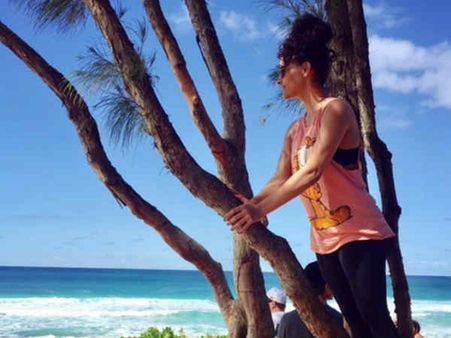 हवाई में हॉलीडे एंजॉय कर रही हैं मिर्ज़िया गर्ल..शेयर की तस्वीरें