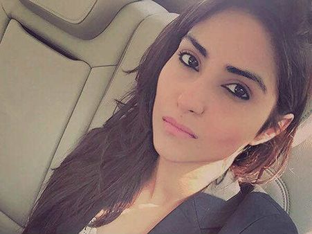 PICS..जाह्नवी कपूर-सारा अली खान को डेब्यू से पहले चैलेंज..कड़ा होगा मुकाबला!